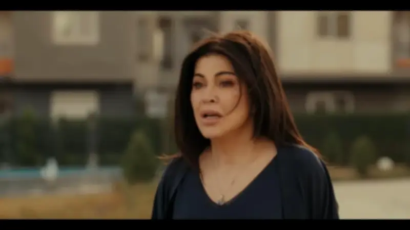 أزمة جوما نا مراد وأحمد رزق: تفاصيل المواجهة القاسية مع الواقع في اللون الأزرق