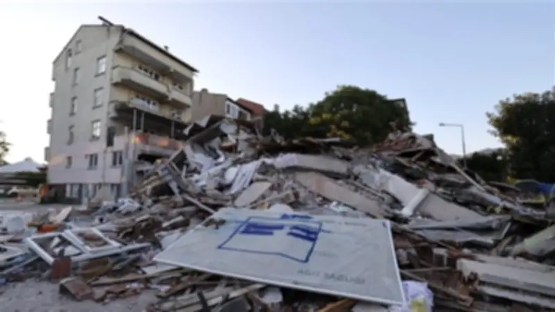 تركيا: الناتو يعترض صاروخاً إيرانياً ويسقط حطام في غازي عنتاب