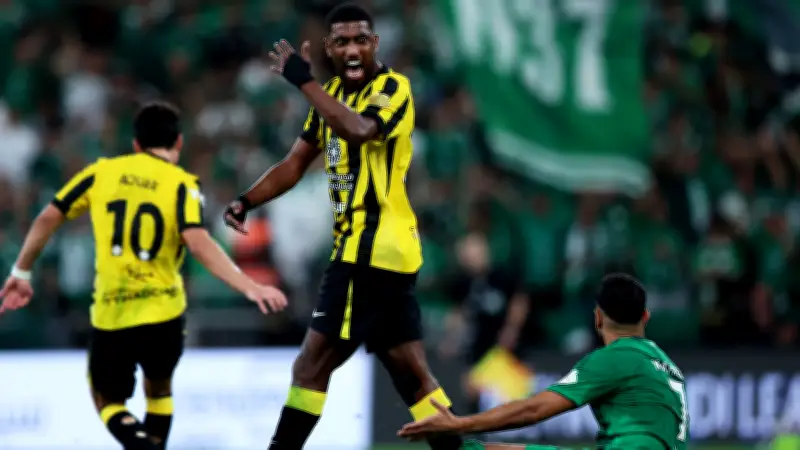 طلب مكرر من الأهلي والاتحاد: حكام أجانب لنصف نهائي كأس خادم الحرمين الشريفين