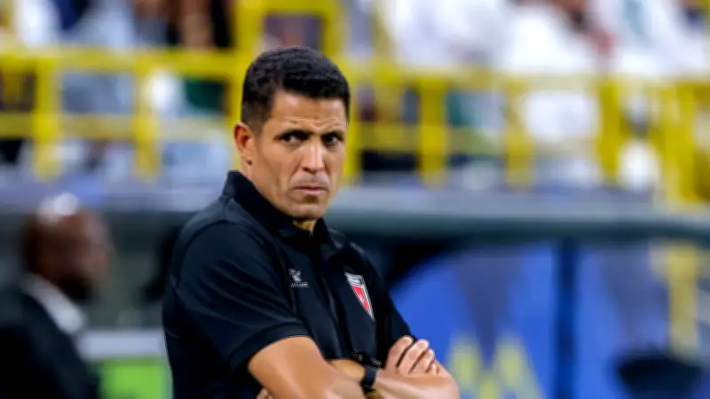 مفاجأة في الدوري المغربي: الوداد يدرس إقالة بنهاشم واستبداله بعموتة