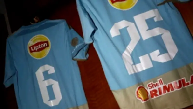 الأهلي يختار الزي البديل اللبني في مواجهة طلائع الجيش بالدوري المصري