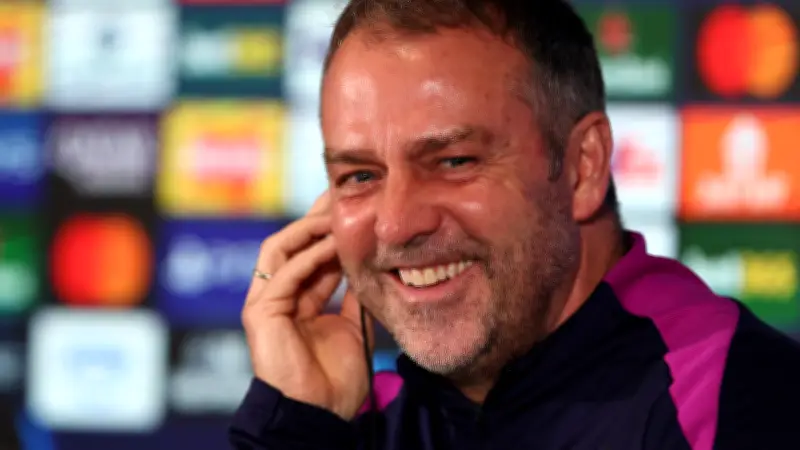 رد فليك على تشافي: تفاصيل لقاء الاعتذار تظل سرية بين المدربين