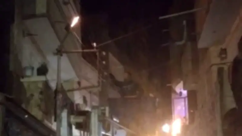 حملة ليلية مكثفة لصيانة أعمدة وكشافات الإنارة في قرى بيلا بكفر الشيخ