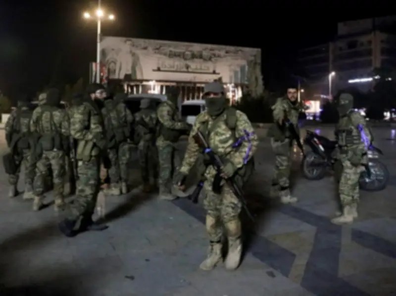 الجيش السوري يعلن تعرض قواته لقذائف من عناصر حزب الله في المناطق الحدودية