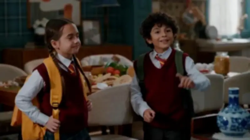 جان رامز يبرز الآثار النفسية للطلاق على الأطفال في مسلسل بابا وماما جيران