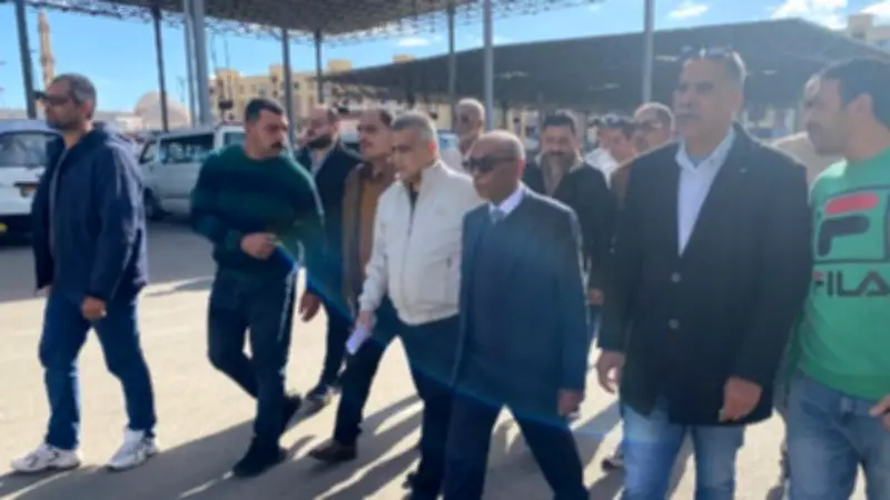سكرتير عام بورسعيد يتفقد الميناء البري الجديد لضمان انتظام العمل بعد رفع أسعار المحروقات