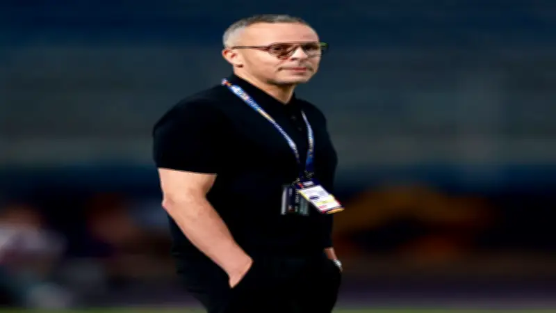 قرار ملكي: لماذا منع محمد السادس سامباولي وتشافي من تدريب المنتخب المغربي؟