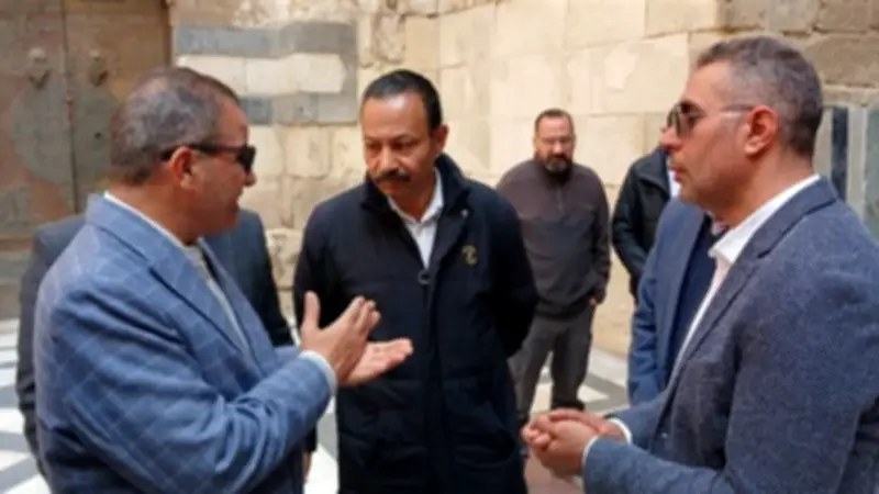 تفقد أمين المجلس الأعلى للآثار المواقع الأثرية بشارع المعز في القاهرة التاريخية