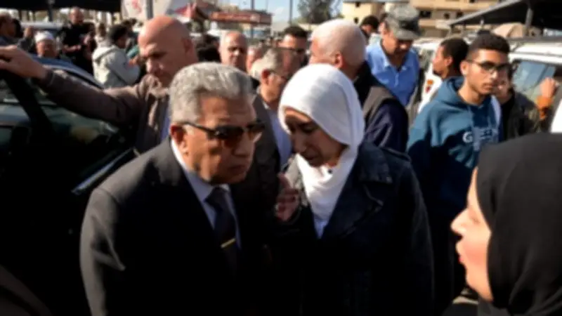 محافظ الدقهلية يتفقد موقف طلخا لضمان الالتزام بالتعريفة الجديدة للنقل