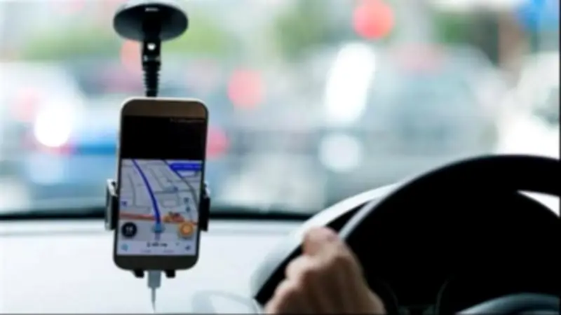 ارتفاع أسعار البنزين يدفع شركات النقل الذكي لدراسة زيادات مرتقبة في الأسعار