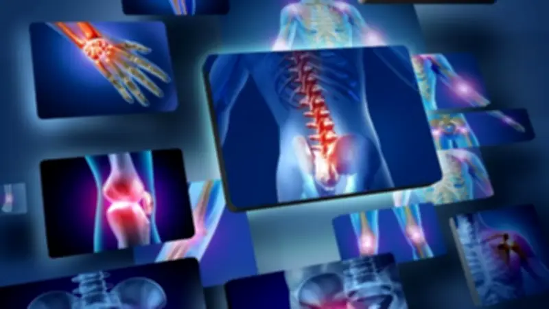 برلمانية تؤكد: الروبوتات والذكاء الاصطناعي يقللان الأخطاء في جراحات العظام