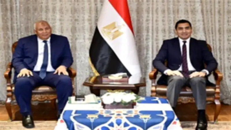 وزير الشباب يستقبل محافظ مطروح لبحث تطوير المنشآت الشبابية والرياضية