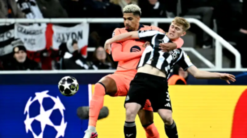 خطأ أراوخو الغريب في نيوكاسل يثير غضب جماهير برشلونة في دوري الأبطال