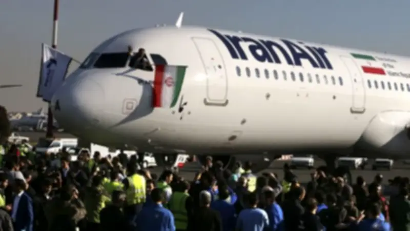 انفجارات ضخمة تضرب محيط مطار طهران مع تصاعد الغارات الإسرائيلية على إيران