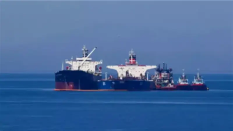 إيران تواصل تصدير النفط إلى الصين عبر مضيق هرمز رغم الحرب والاضطرابات