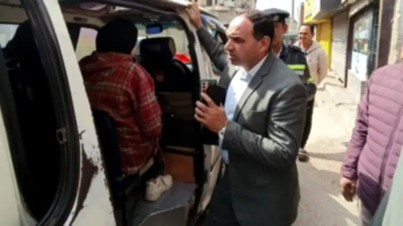 محافظ الشرقية يوجه بتكثيف المتابعة الميدانية لمواقف سيارات الأجرة لضمان الالتزام بالتعريفة