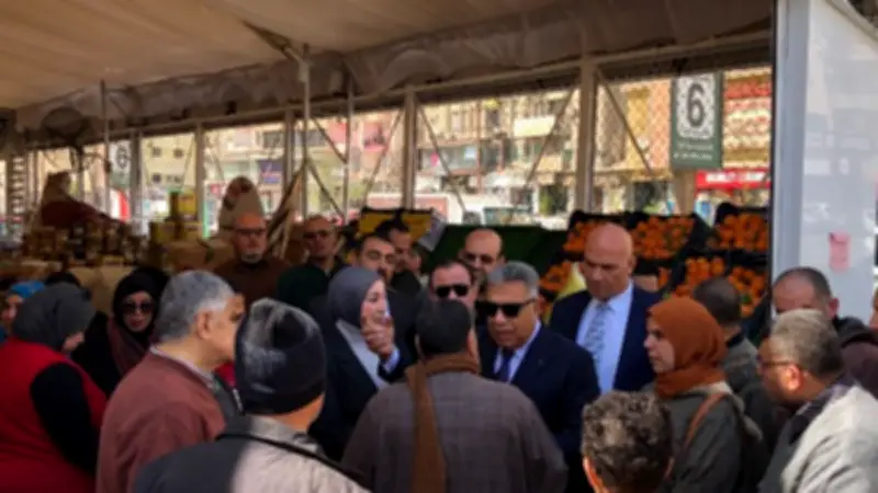 محافظ الدقهلية يتفقد المعرض الدائم لتوزيع الخبز والسلع ويؤكد على خفض الأسعار