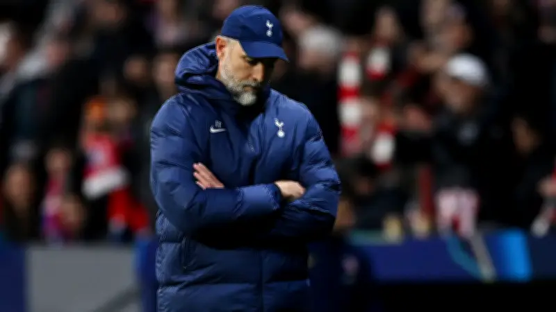 هزيمة توتنهام الكارثية أمام أتلتيكو تهدد مستقبل تودور وتدفع دي زيربي للمقدمة