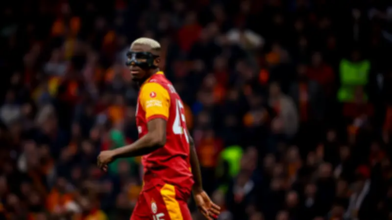 كواليس مثيرة: حرمان الهلال من أووسيمين وبرونو فيرنانديز يهز كرة القدم