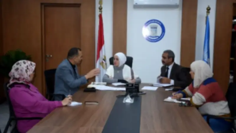 نائب محافظ الإسكندرية تتابع تطبيق التعريفة الجديدة للمواصلات لضمان الالتزام