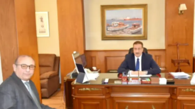 محافظ بورسعيد يبحث مع اتحاد الغرف التجارية تعزيز النشاط التجاري ودعم الاستثمار