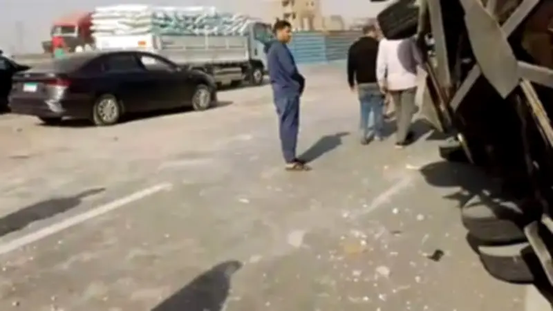 حادث تصادم مروع على الطريق الأوسطي يتسبب في إصابات عديدة ونقل المصابين للمستشفيات