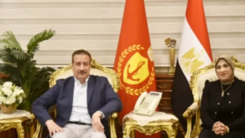 محافظ بورسعيد يؤكد دعمه الكامل لمبادرة 'بالشباب نقدر' لتمكين الشباب في الأنشطة المجتمعية