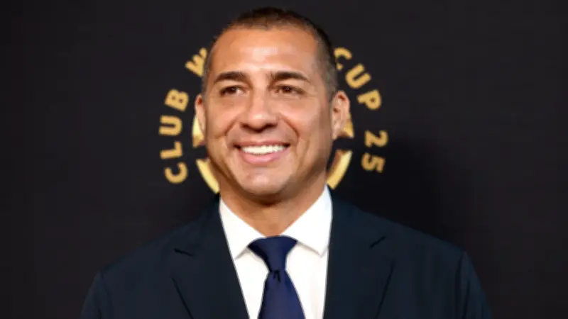 تريزيجيه يرشح ليفاندوفسكي لصفقة يوفنتوس الصيفية من برشلونة