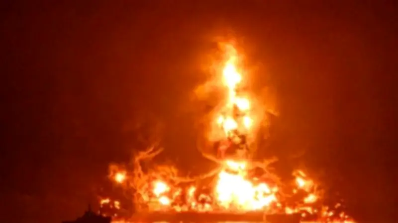 استهداف ناقلتي نفط أجنبيتين قرب ميناء أم القصر في العراق وتحذير أمريكي من هجمات وشيكة