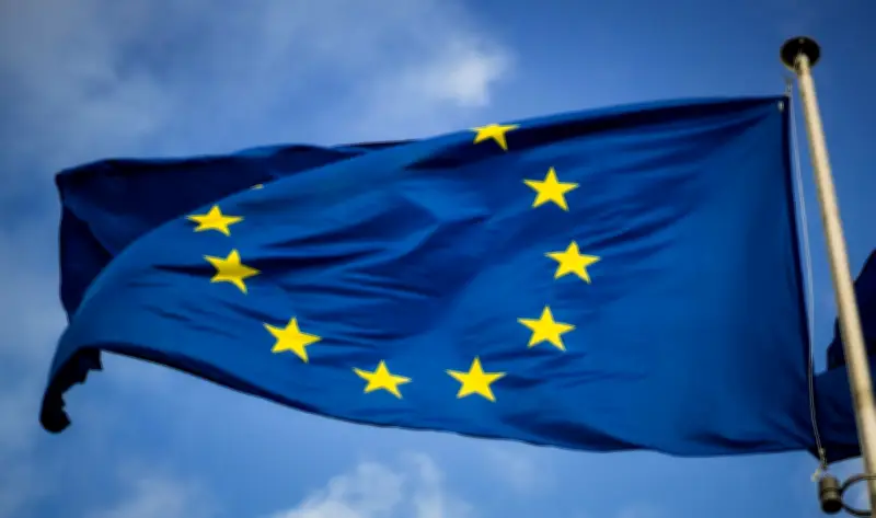 الاتحاد الأوروبي يدرس إجراءات للحد من تأثير أسعار الغاز على الكهرباء