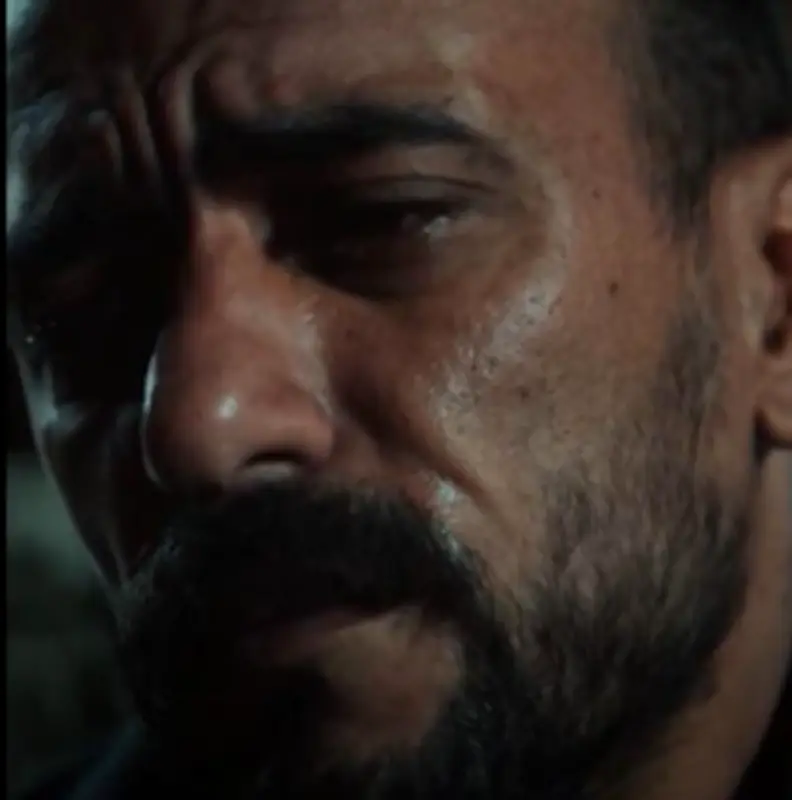 بالبكاء على كلاي: أنا ما ينفعش أسيبه روح ومش عايز حاجة من حد.. فيديو مؤثر