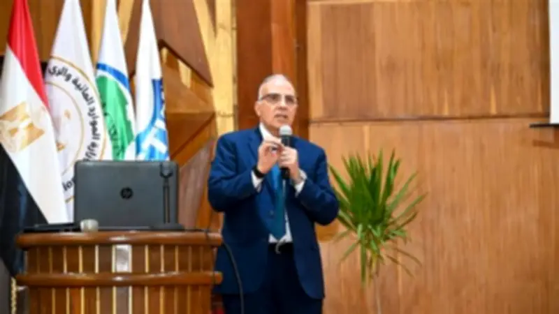 وزير الري يؤكد على تدريب المهندسين والفنيين على التقنيات الحديثة في معالجة وتحلية المياه