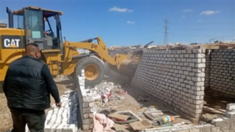 محافظ الإسماعيلية يشدد على التعامل الفوري مع التعديات على أراضي الدولة