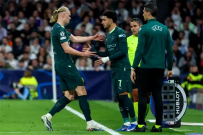 ثورة غضب جماهيرية ضد جوارديولا بعد استبعاد عمر مرموش من تشكيلة مانشستر سيتي