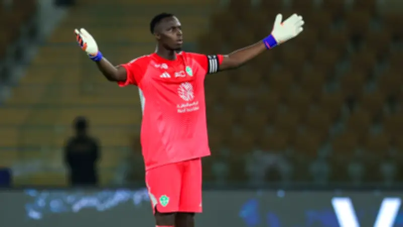 ميندي يحقق رقمًا قياسيًا مع الأهلي في دوري روشن السعودي