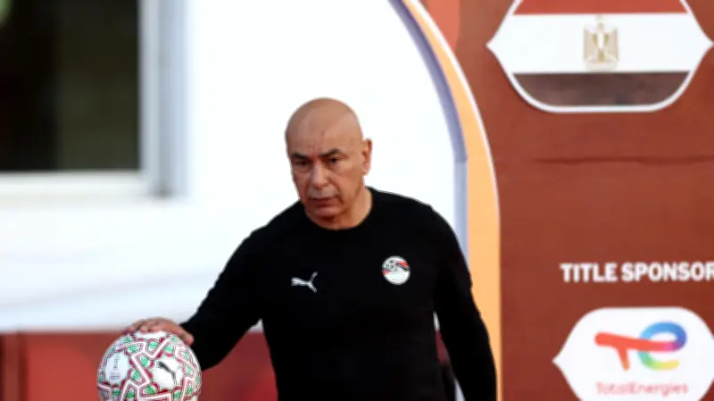 حسام حسن يضم أحمد عاطف قطة لمنتخب مصر استعدادًا لمواجهة إسبانيا في قطر