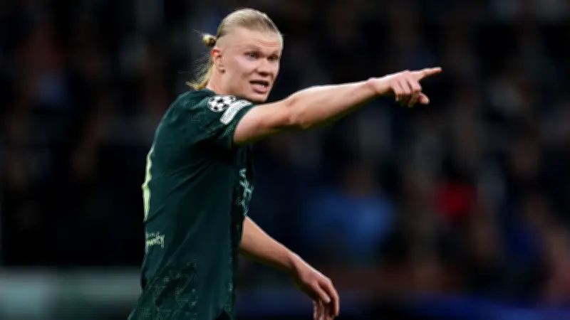 برشلونة يخطط لخطف هالاند من مانشستر سيتي في صفقة صيفية مثيرة