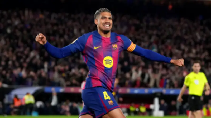 أراوخو يقود مائدة التكاتف.. عشاء جماعي لبرشلونة قبل المنافسات الحاسمة