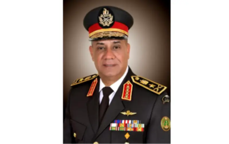 وزير الدفاع يشارك عناصر هيئة الاستخبارات العسكرية وجبة الإفطار في رمضان