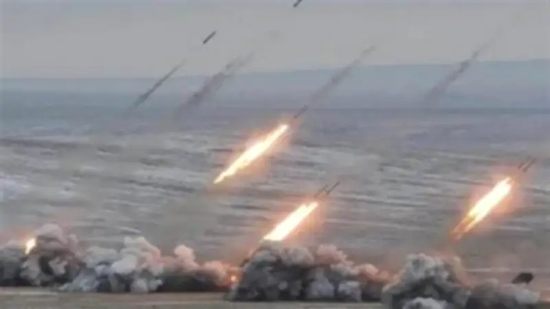 باحث: استمرار إطلاق الصواريخ من جنوب لبنان يؤكد بقاء قدرات حزب الله العسكرية