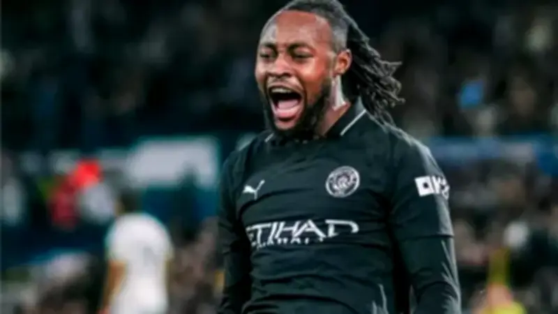 نجم مانشستر سيتي أنطوان سيمنيو يفوز بجائزة لاعب الشهر في البريميرليج