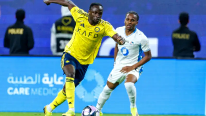 إصابة ماني تهدد مشاركته مع النصر قبل مواجهة الخليج في دوري روشن السعودي