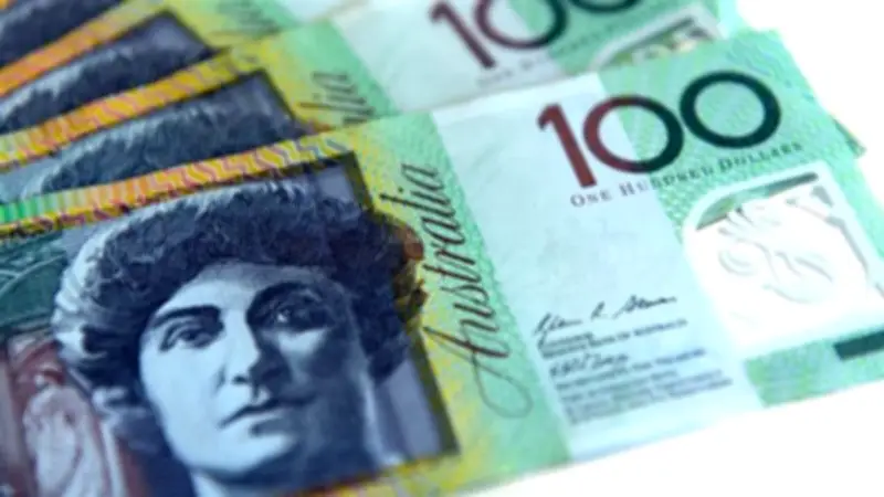 الداخلية تكشف تفاصيل حادث سقوط شخص من ميكروباص يقوده شرطي بالإسكندرية