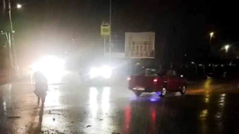 محافظة الغربية تشهد أجواء شتوية قاسية مع هطول أمطار متفرقة وزعابيب