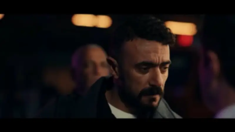 نهاية رومانسية بين أحمد العوضي ويارا السكري في الحلقة الأخيرة من مسلسل علي كلاي