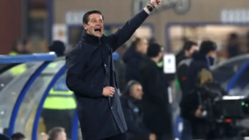 إنتر ميلان يقرر تجديد عقد المدرب كريستيان كيفو رغم خسارة الديربي الإيطالي