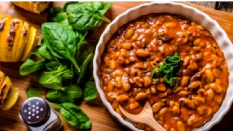 طبيب القلب يحذر: تناول الفول بهذه الطريقة يهدد صحة القلب ويؤثر سلبًا