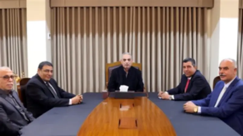 محافظ الإسماعيلية يجتمع مع مجلس الأمناء ويؤكد دعم تطوير التعليم وتفعيل المشاركة المجتمعية