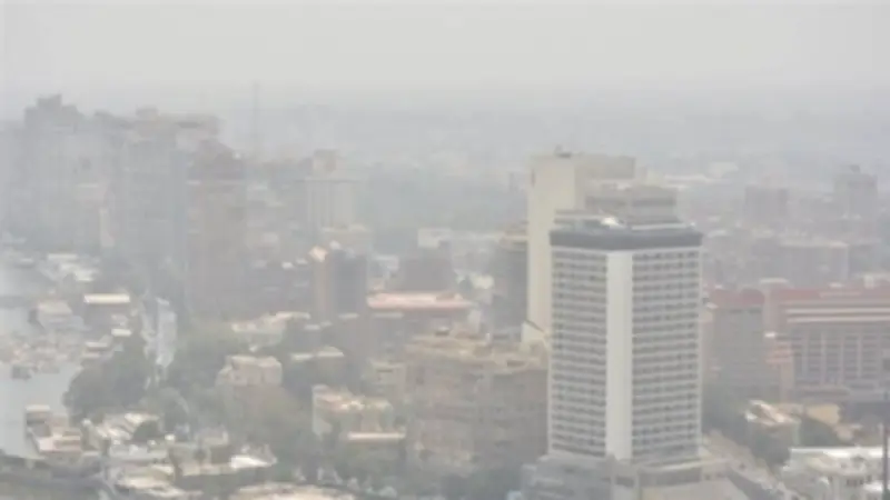 عاصفة ترابية تضرب مصر: تدهور حاد في الرؤية وتحذيرات لمرضى الحساسية