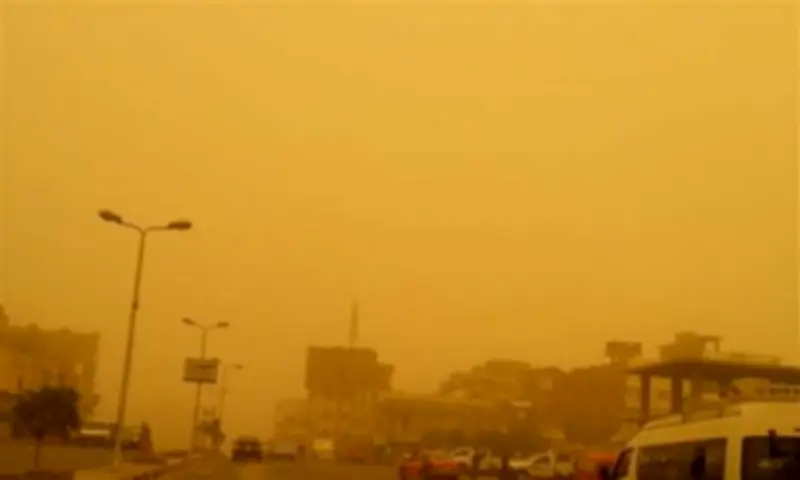 الأرصاد تحذر من استمرار النشاط القوي للرياح وتدهور الرؤية على معظم الأنحاء